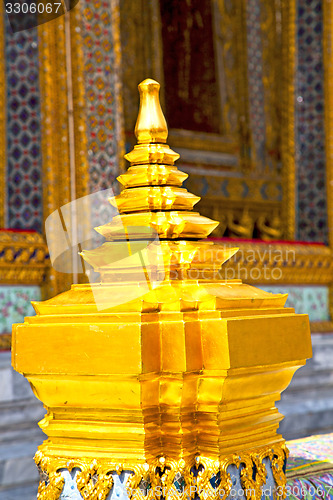 Image of   gold    temple   in   bangkok  thailand incision of   temple 