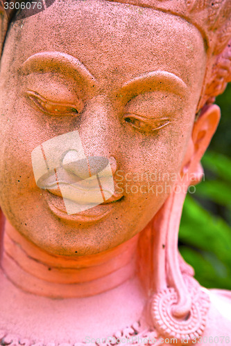 Image of siddharta     the pink       step     wat  palaces   