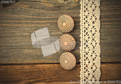 Image of set of three vintage buttons