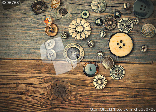 Image of several vintage buttons