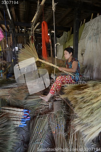 Image of ASIA MYANMAR MYEIK BRUSH PRODUCTION