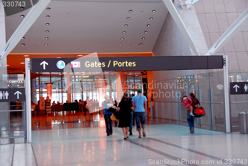 Image of People gate airport