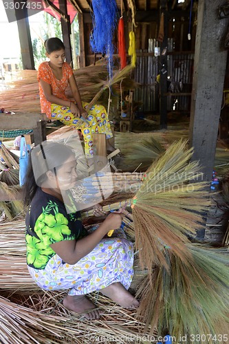 Image of ASIA MYANMAR MYEIK BRUSH PRODUCTION