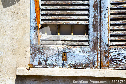 Image of  window  lonate  abstract      wood venetian blind in the concre