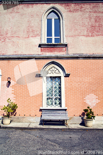 Image of venegono   blind in the concrete    bench