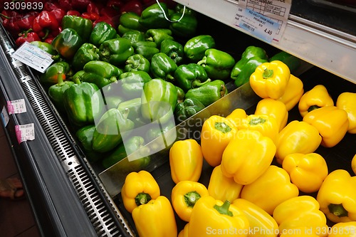 Image of Green and red bell peppers 