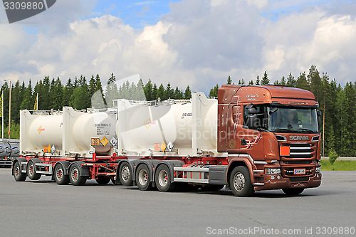 Image of Scania R520 Euro 6 Tank Truck On the Go