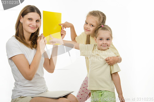Image of Children successfully guessed yellow in the picture