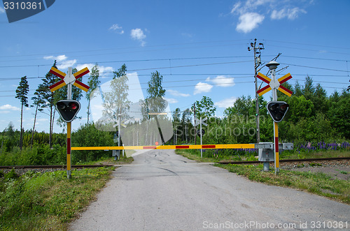 Image of Closed railroad crossing