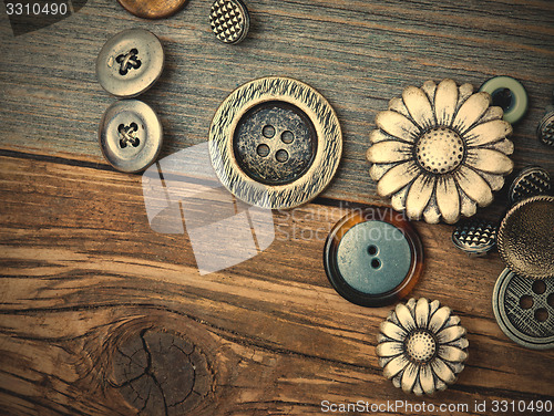 Image of several vintage buttons