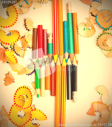 Image of set of colored pencils