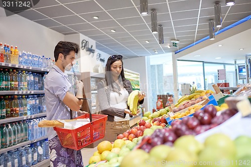 Image of couple shopping in a supermarket