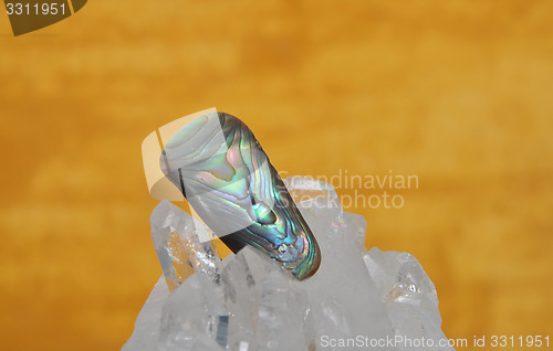 Image of Nacre on rock crystal