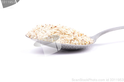 Image of Hazelnuts powdered on spoon