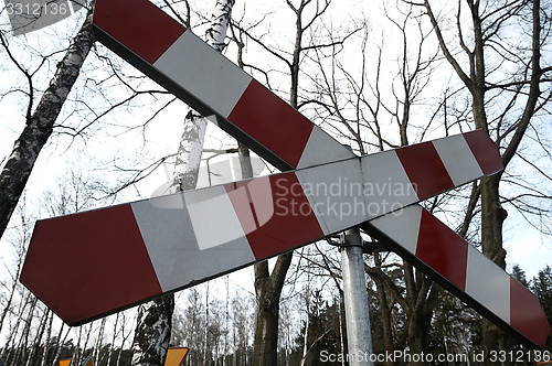 Image of Railway crossing warning sign.