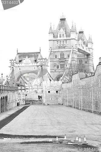 Image of london tower in england old bridge and the cloudy sky