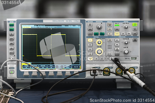Image of Compact industrial oscilloscope on desk