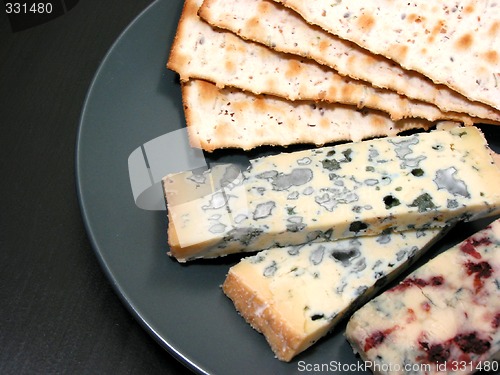 Image of Blue cheese and crackers