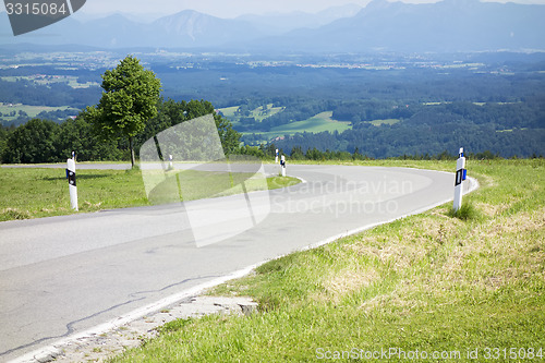 Image of winding road