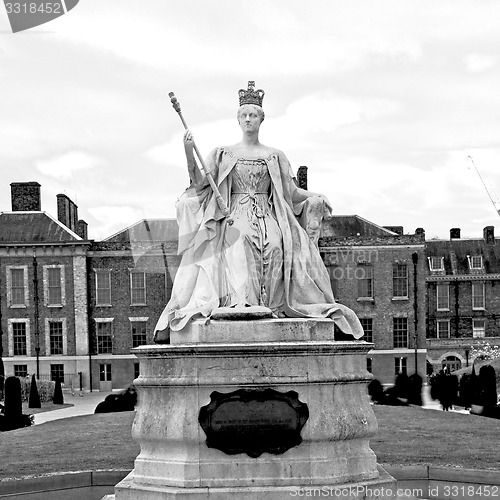 Image of historic   marble and statue in old city of london england