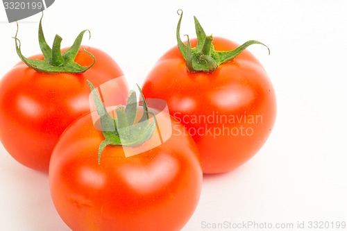 Image of ripe tomatoes 