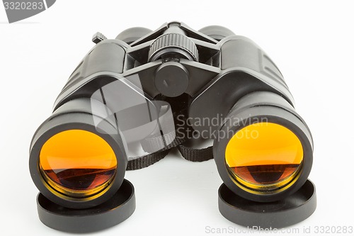 Image of binoculars