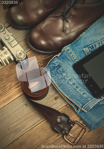 Image of set of traveler with a digitizer, leather belt, rangefinder came