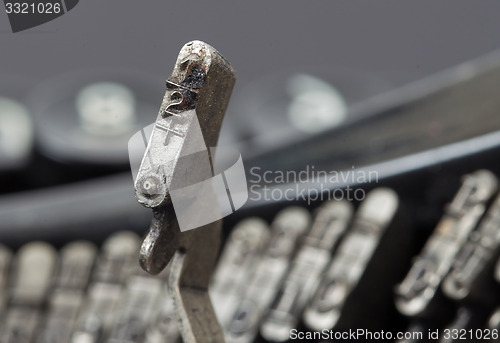 Image of 1/2 hammer - old manual typewriter
