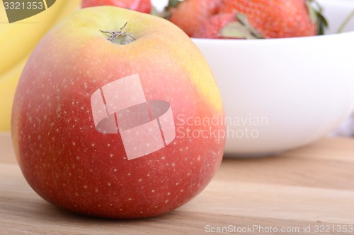 Image of Strawberry with apple