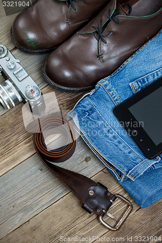 Image of set of traveler with a digitizer, leather belt, rangefinder came