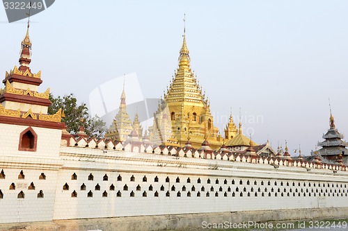 Image of ASIA MYANMAR INLE LAKE NYAUNGSHWN PAGODA