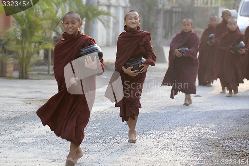 Image of ASIA MYANMAR NYAUNGSHWE MONK