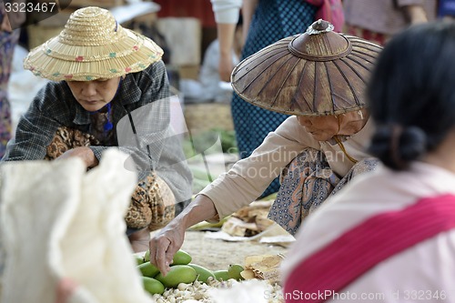 Image of ASIA MYANMAR NYAUNGSHWE WEAVING FACTORY