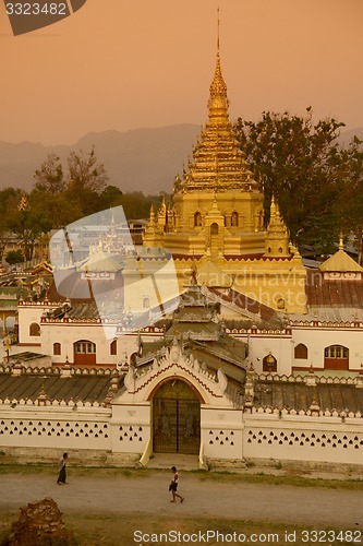 Image of ASIA MYANMAR INLE LAKE NYAUNGSHWN PAGODA