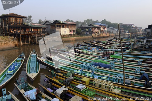 Image of ASIA MYANMAR NYAUNGSHWE WEAVING FACTORY