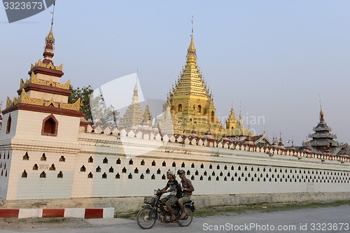 Image of ASIA MYANMAR INLE LAKE NYAUNGSHWN PAGODA