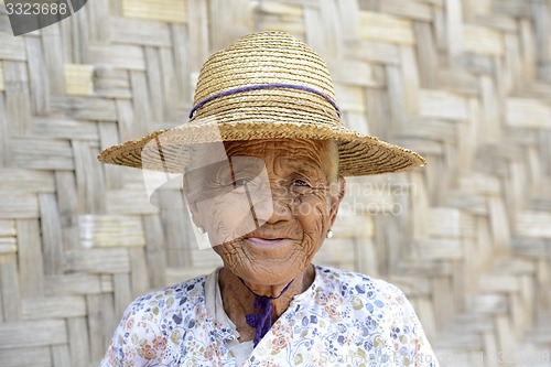 Image of ASIA MYANMAR NYAUNGSHWE WOMEN