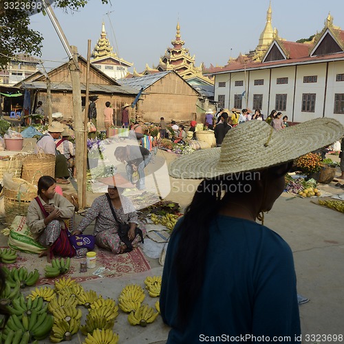 Image of ASIA MYANMAR NYAUNGSHWE INLE LAKE MARKET