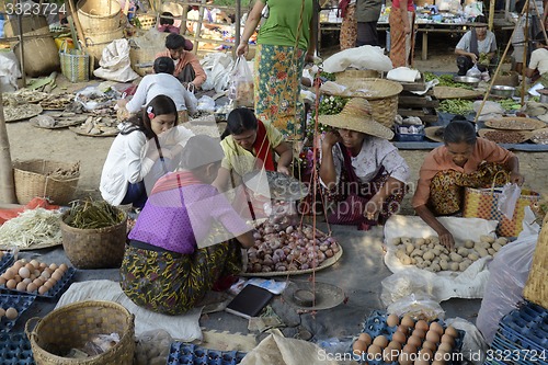 Image of ASIA MYANMAR NYAUNGSHWE WEAVING FACTORY