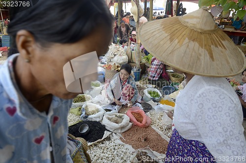 Image of ASIA MYANMAR NYAUNGSHWE WEAVING FACTORY