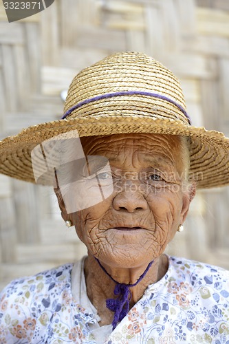 Image of ASIA MYANMAR NYAUNGSHWE WOMEN