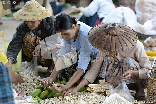 Image of ASIA MYANMAR NYAUNGSHWE WEAVING FACTORY