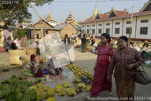 Image of ASIA MYANMAR NYAUNGSHWE INLE LAKE MARKET