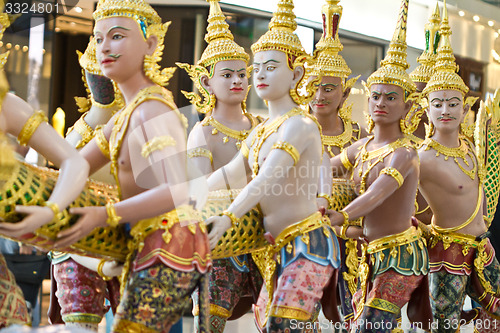 Image of Statues in Bangkok airport