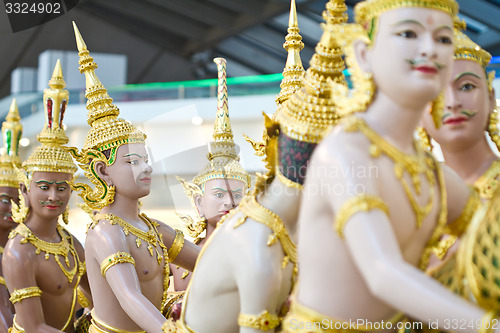 Image of Statues in Bangkok airport