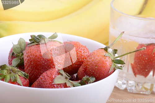 Image of healthy strawberry with fruits