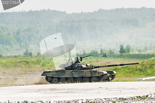 Image of Tank T-80s moves