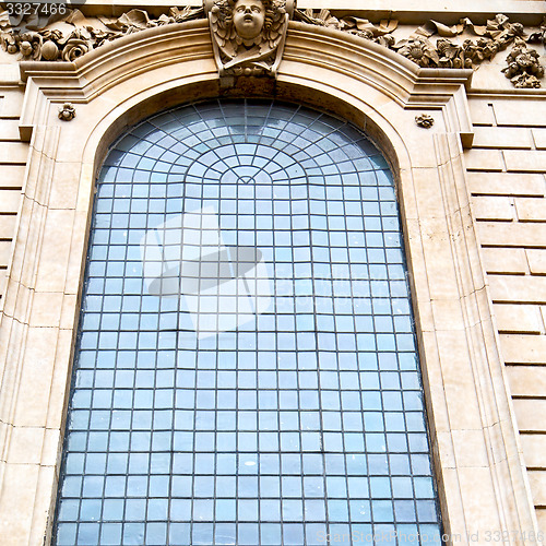 Image of old windon in england london brick and glass the wall 