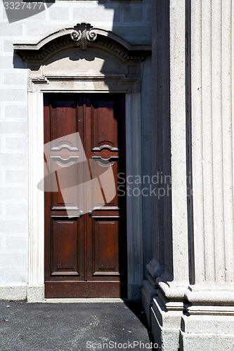 Image of  italy  lombardy     in  the besnate    closed brick   step    w