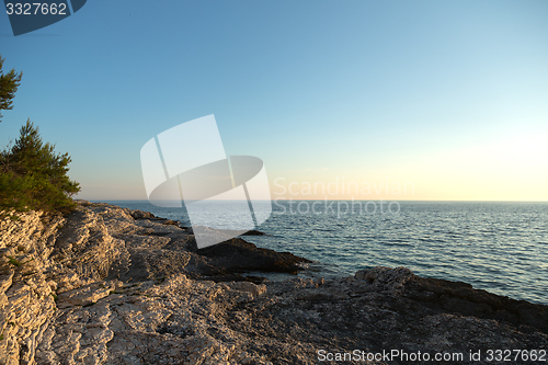 Image of Coastline with horizon and sky